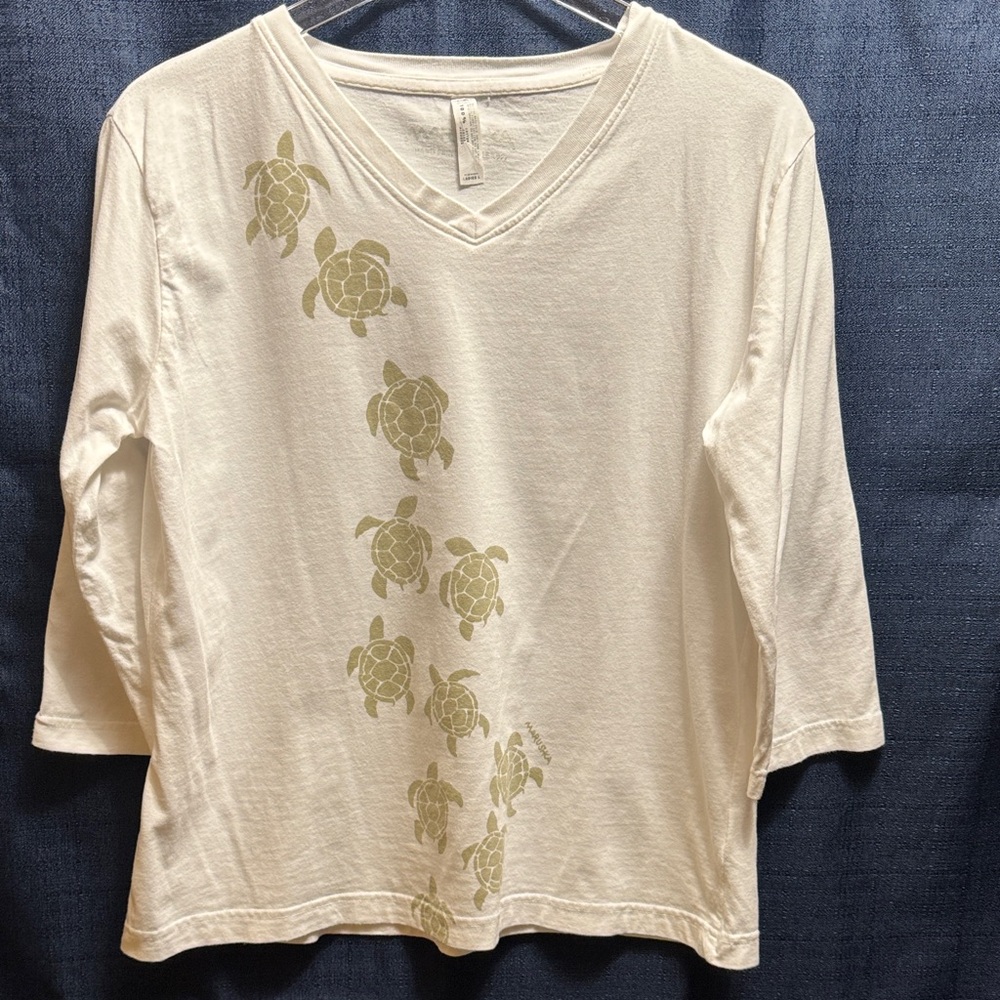 MARUSHKA Hand Painted Top with Turtle Design, 3/4 Sleeve